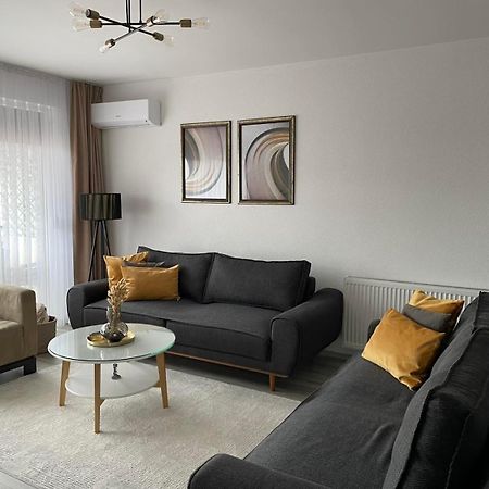 Apartment Prizreni-Free Private Parking מראה חיצוני תמונה