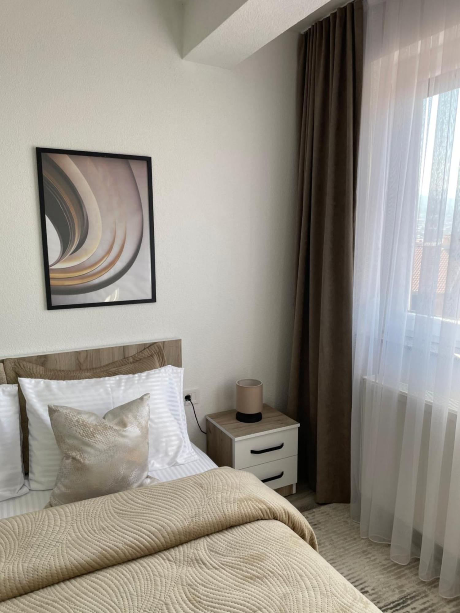 Apartment Prizreni-Free Private Parking מראה חיצוני תמונה
