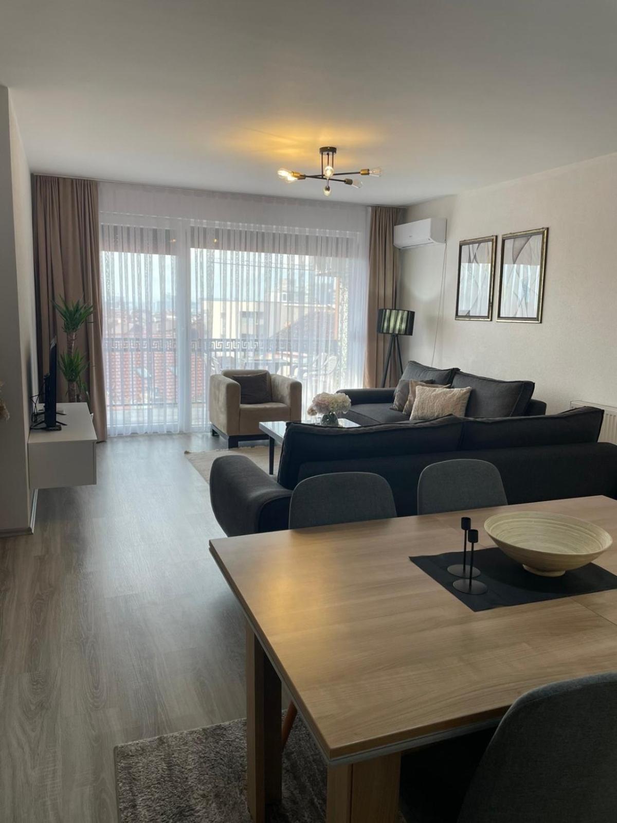 Apartment Prizreni-Free Private Parking מראה חיצוני תמונה