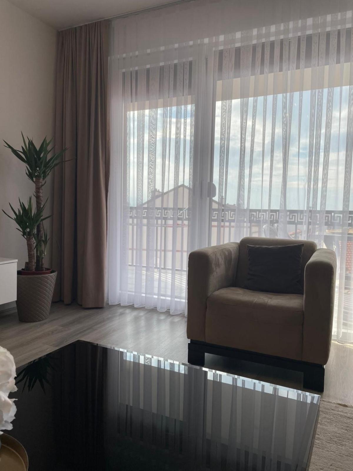 Apartment Prizreni-Free Private Parking מראה חיצוני תמונה
