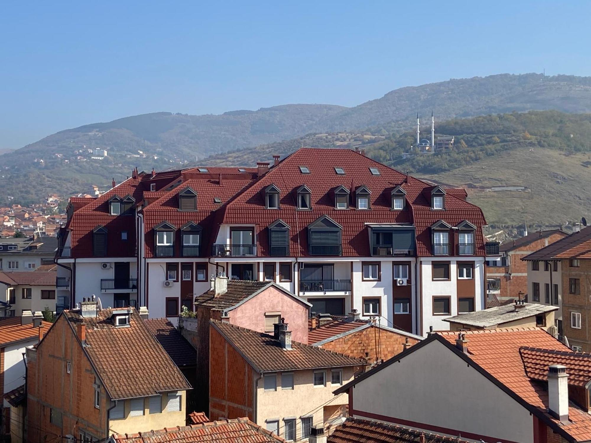 Apartment Prizreni-Free Private Parking מראה חיצוני תמונה