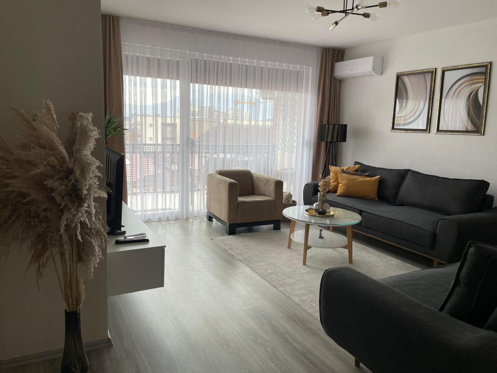 Apartment Prizreni-Free Private Parking מראה חיצוני תמונה